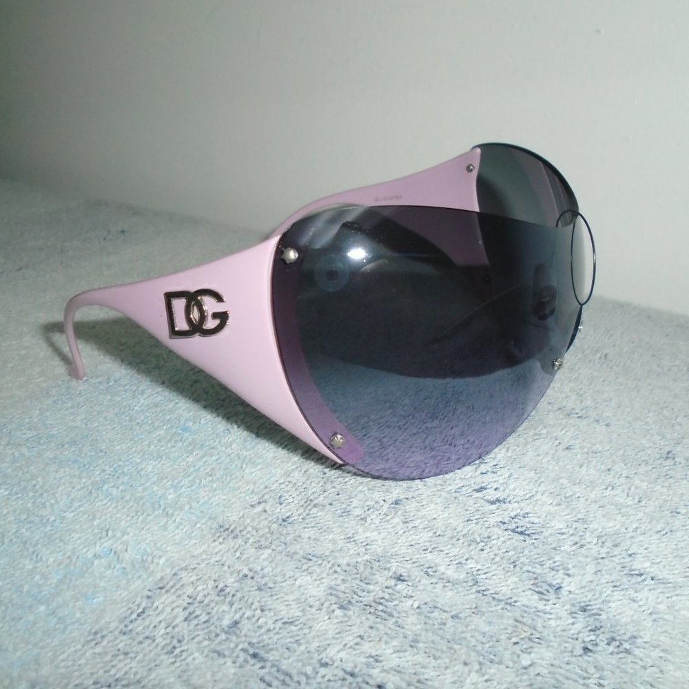 NEW DG OVERSIZED OVERSIZE SHIELD WRAP LILAC CELEBRITY SUNGLASSES DG0707